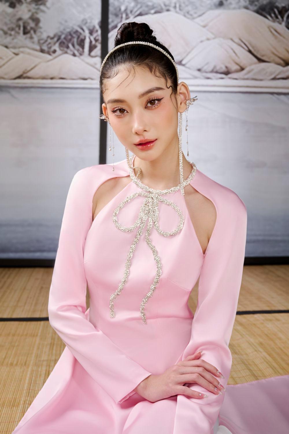 Giai Ky A-line Round Neck Silk Satin Ankle Length Ao Dai