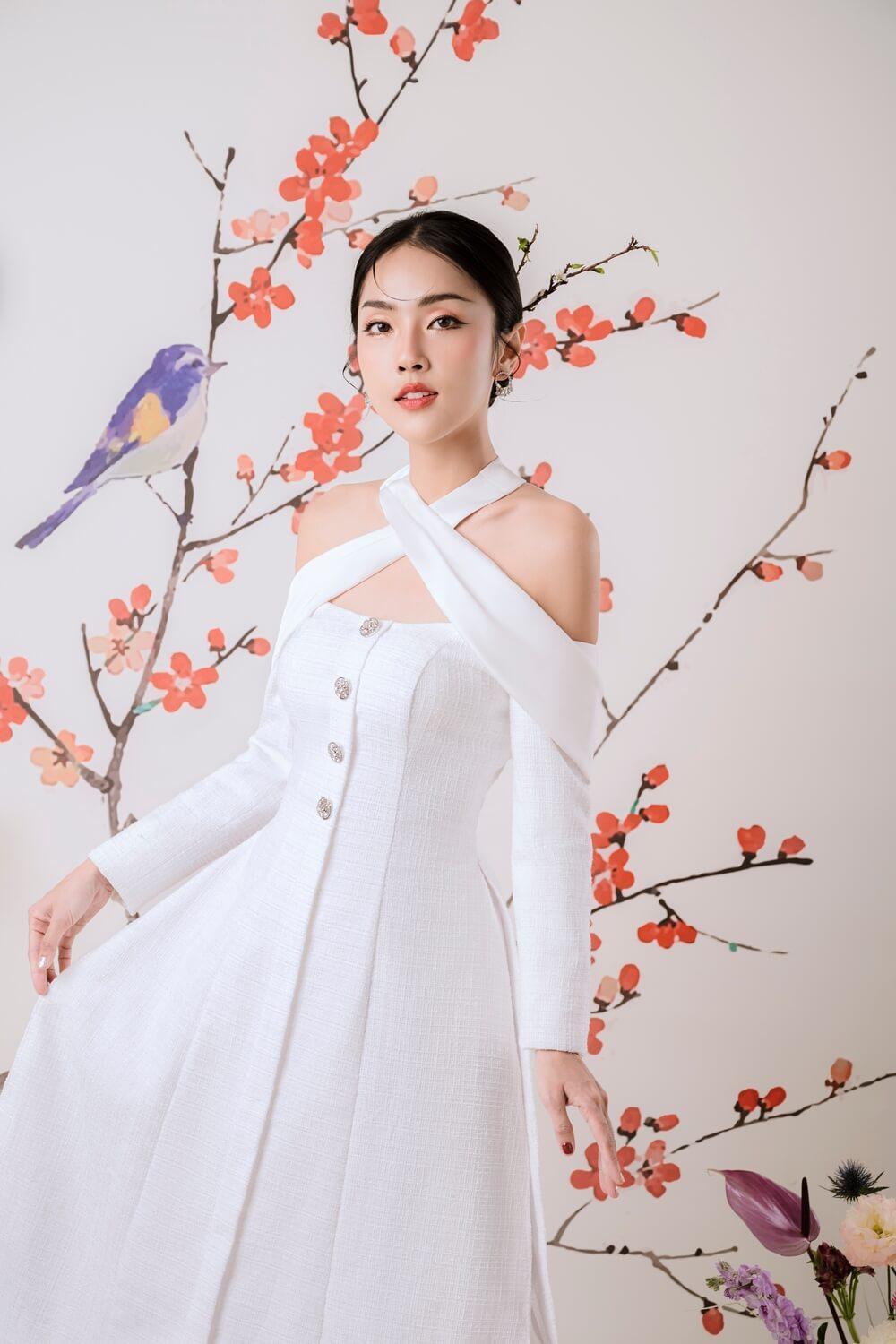 Targa Halter Neck Ao Dai Set